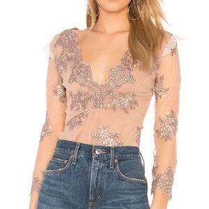 Amber Scallop Edge Bodysuit in Lilac